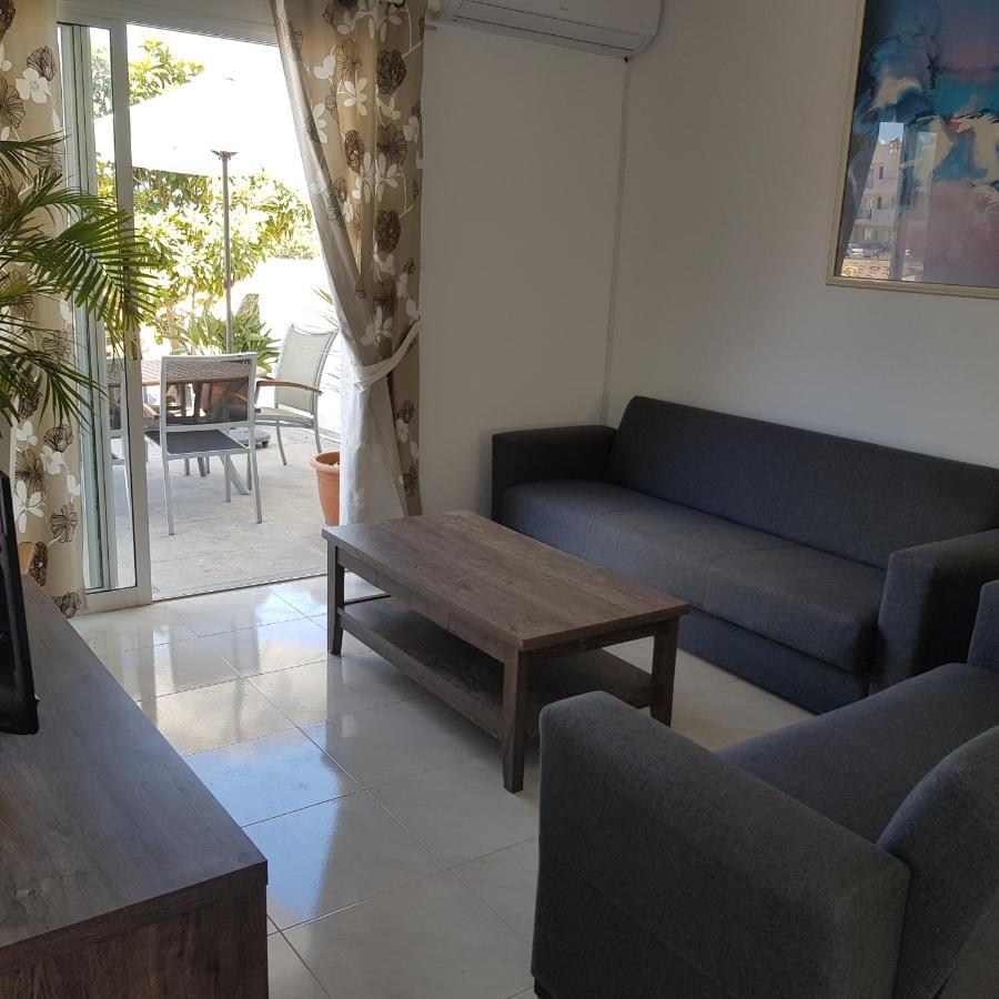 Peaceful Townhouse With Private Pool Near The Sea Apartment Пафос Екстериор снимка