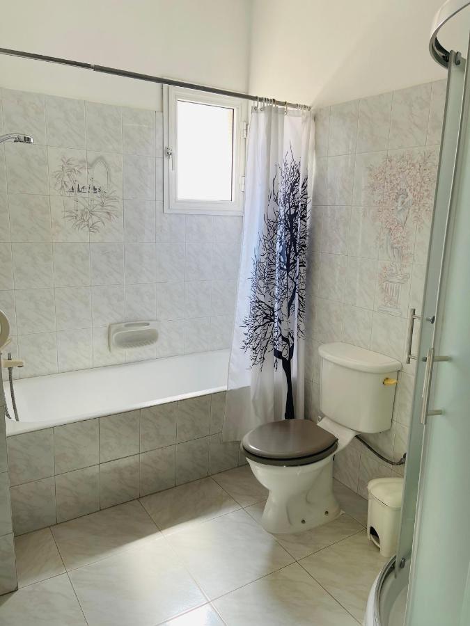 Peaceful Townhouse With Private Pool Near The Sea Apartment Пафос Екстериор снимка