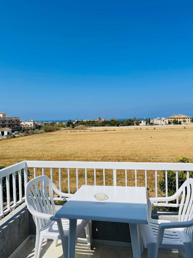 Peaceful Townhouse With Private Pool Near The Sea Apartment Пафос Екстериор снимка