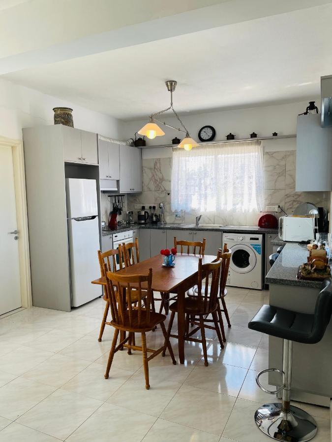 Peaceful Townhouse With Private Pool Near The Sea Apartment Пафос Екстериор снимка