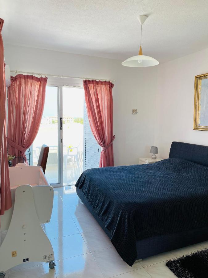 Peaceful Townhouse With Private Pool Near The Sea Apartment Пафос Екстериор снимка