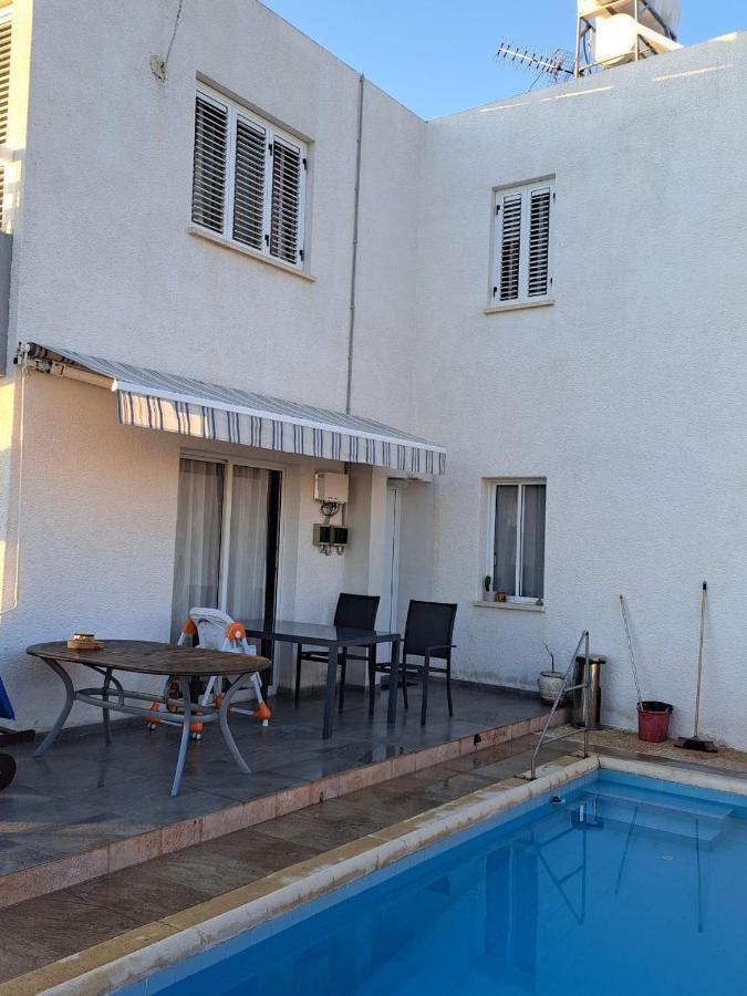 Peaceful Townhouse With Private Pool Near The Sea Apartment Пафос Екстериор снимка